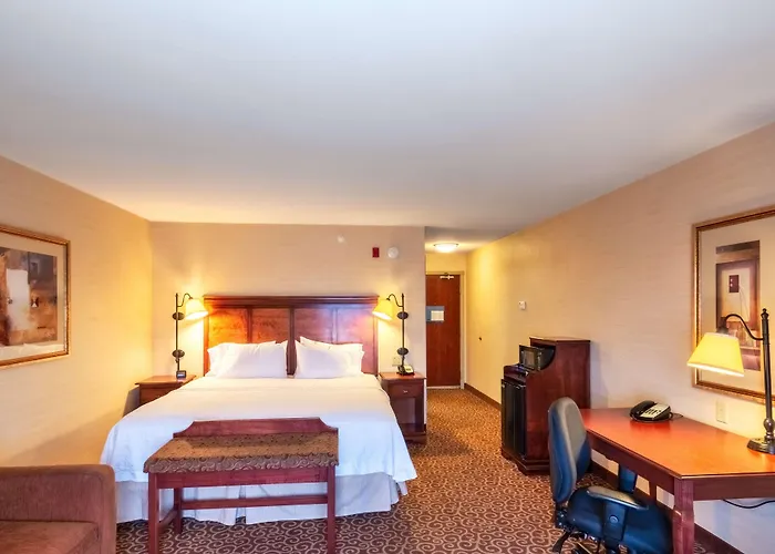 Hampton 3*