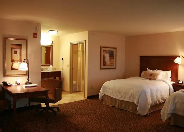 Hampton 3*